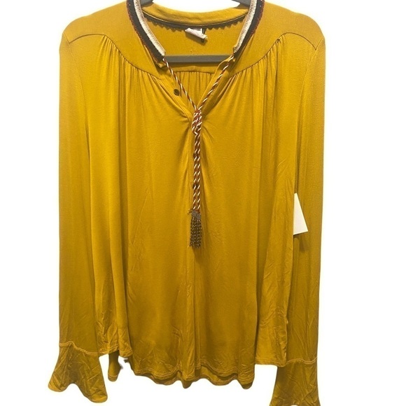 NWOT Akemi + Kin Long Sleeve Mustard Top - Picture 4 of 4